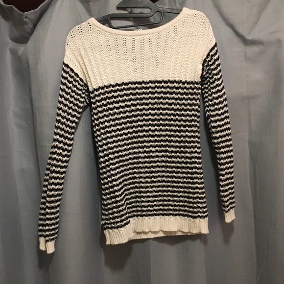Black and White striped Roxy Sweater - Picture 2 of 3